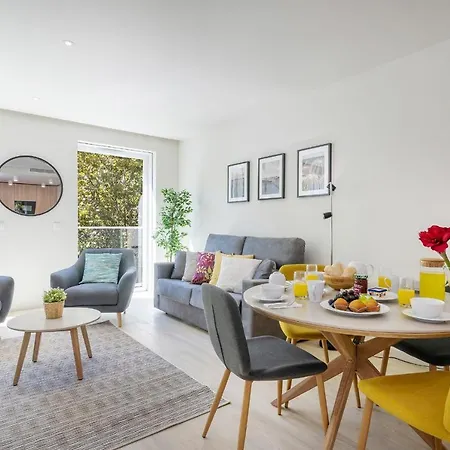 Modern & Stylish Apartment In Av. Da Liberdade By Lovelystay Lisbon Exterior photo